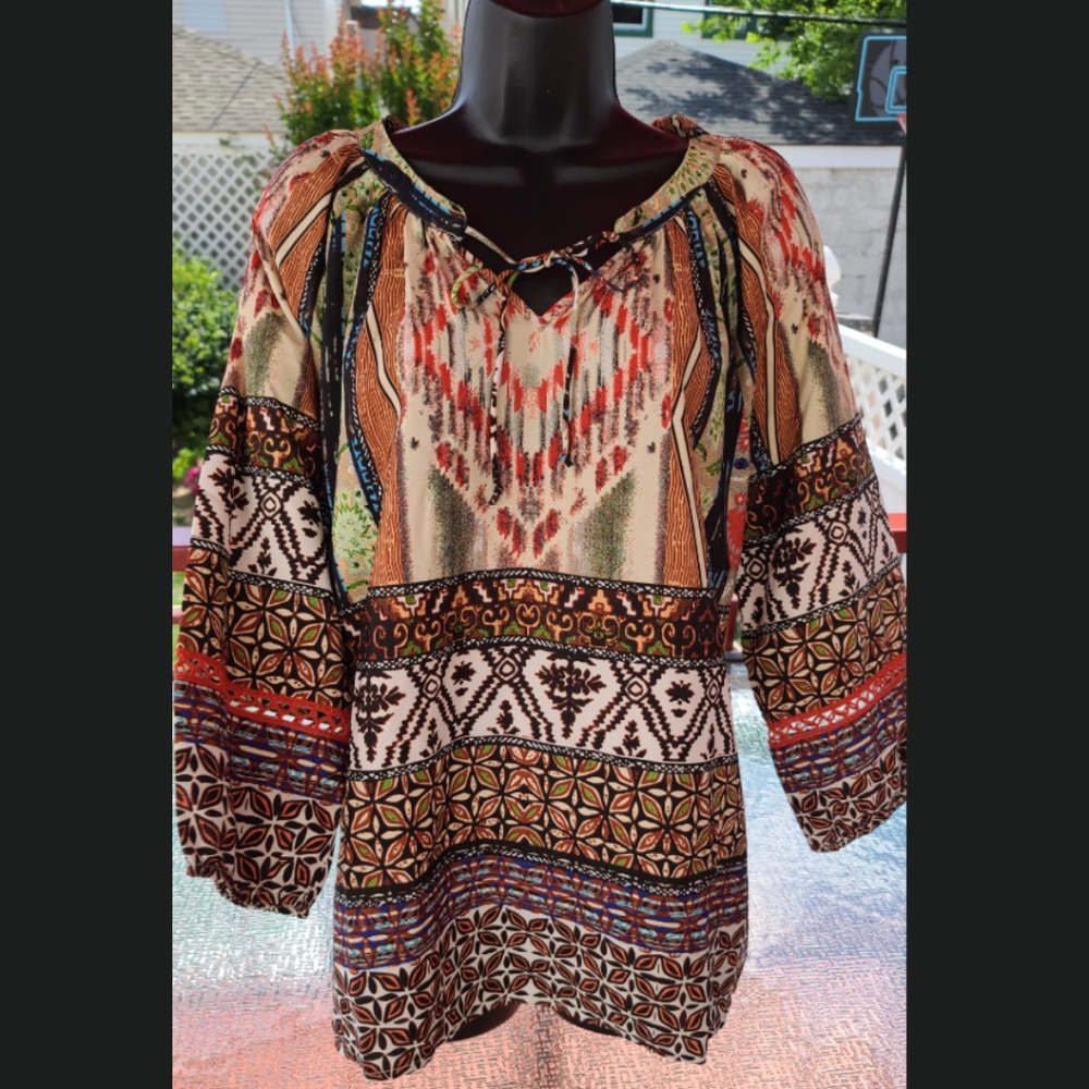 Colorful 3/4 sleeve tribal blouse